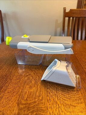 Pampered Chef Rapid-Prep Mandolin Kitchen Tool in Gray and Lime Green